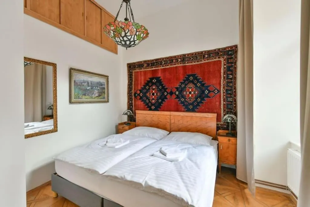 4 Sigle Beds Or 2 Double Beds Luxury Apartment Praga República Checa