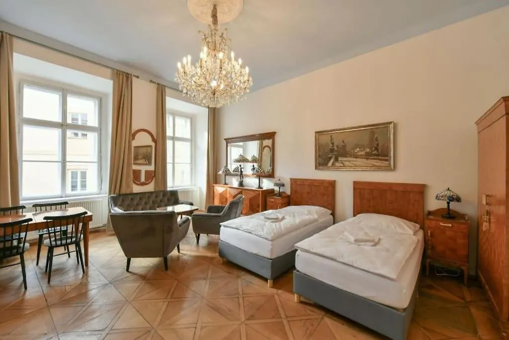 4 Sigle Beds Or 2 Double Beds Luxury Apartment Prague