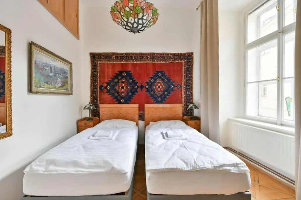 4 Sigle Beds Or 2 Double Beds Luxury Apartment Prague