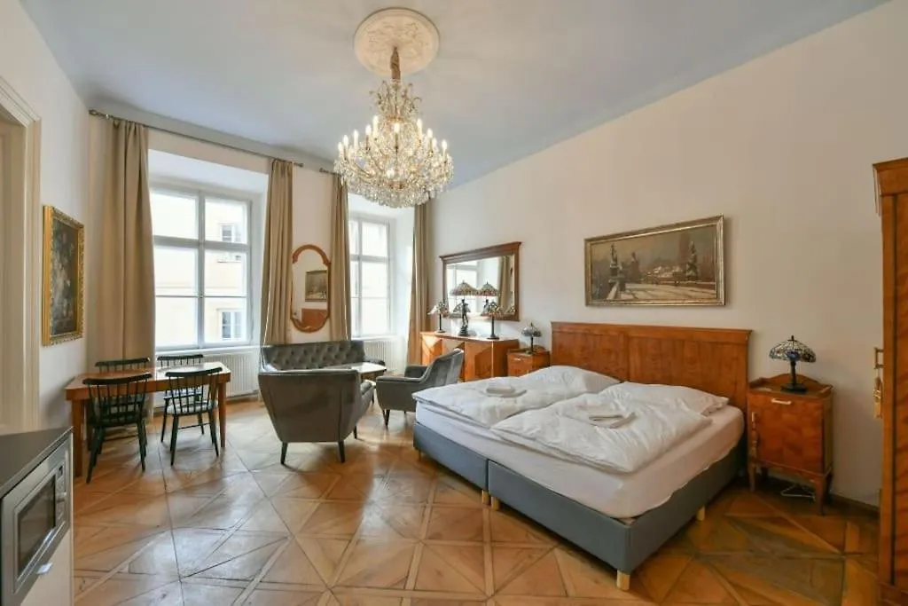 4 Sigle Beds Or 2 Double Beds Luxury Apartment Prague